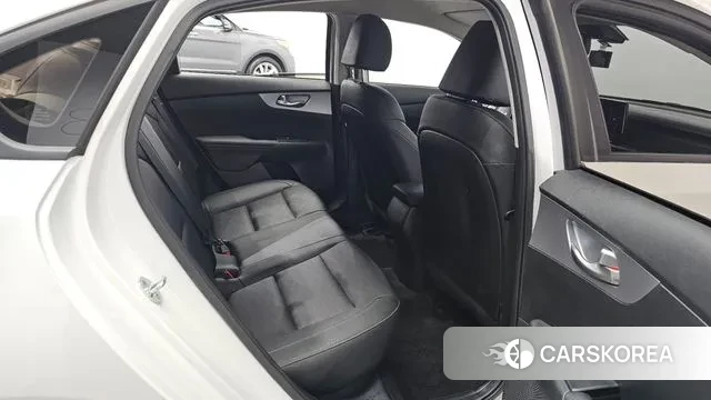 Kia The New K3 2nd generation 2021 Белый из Кореи, фото 3