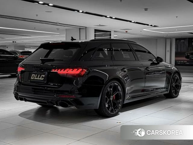 Audi RS 4 2025 Черный из Китая, фото 3