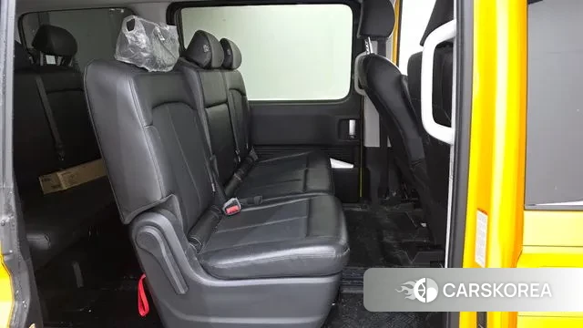 Hyundai Staria 2021 Желтый из Кореи, фото 3