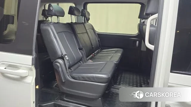 Hyundai Staria 2022 Белый из Кореи, фото 3