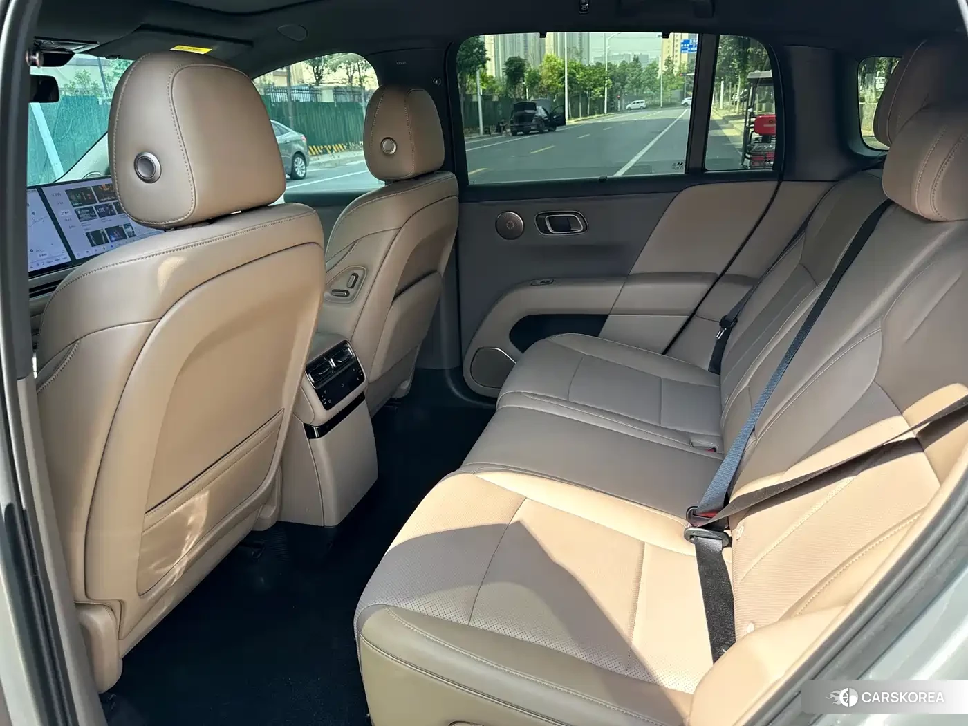 Ideal car Ideal i6 2026 Silver/gray из Китая, фото 3