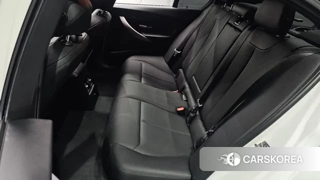 BMW 3 Series (F30) 2018 Белый из Кореи, фото 3