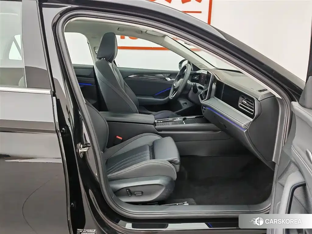 Volkswagen Magotan 2026 Черный из Китая, фото 3