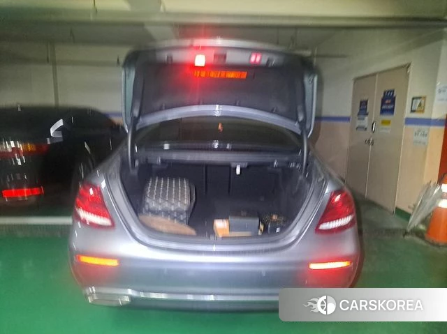 Mercedes-Benz E-Class W213 2018 Серый из Кореи, фото 3