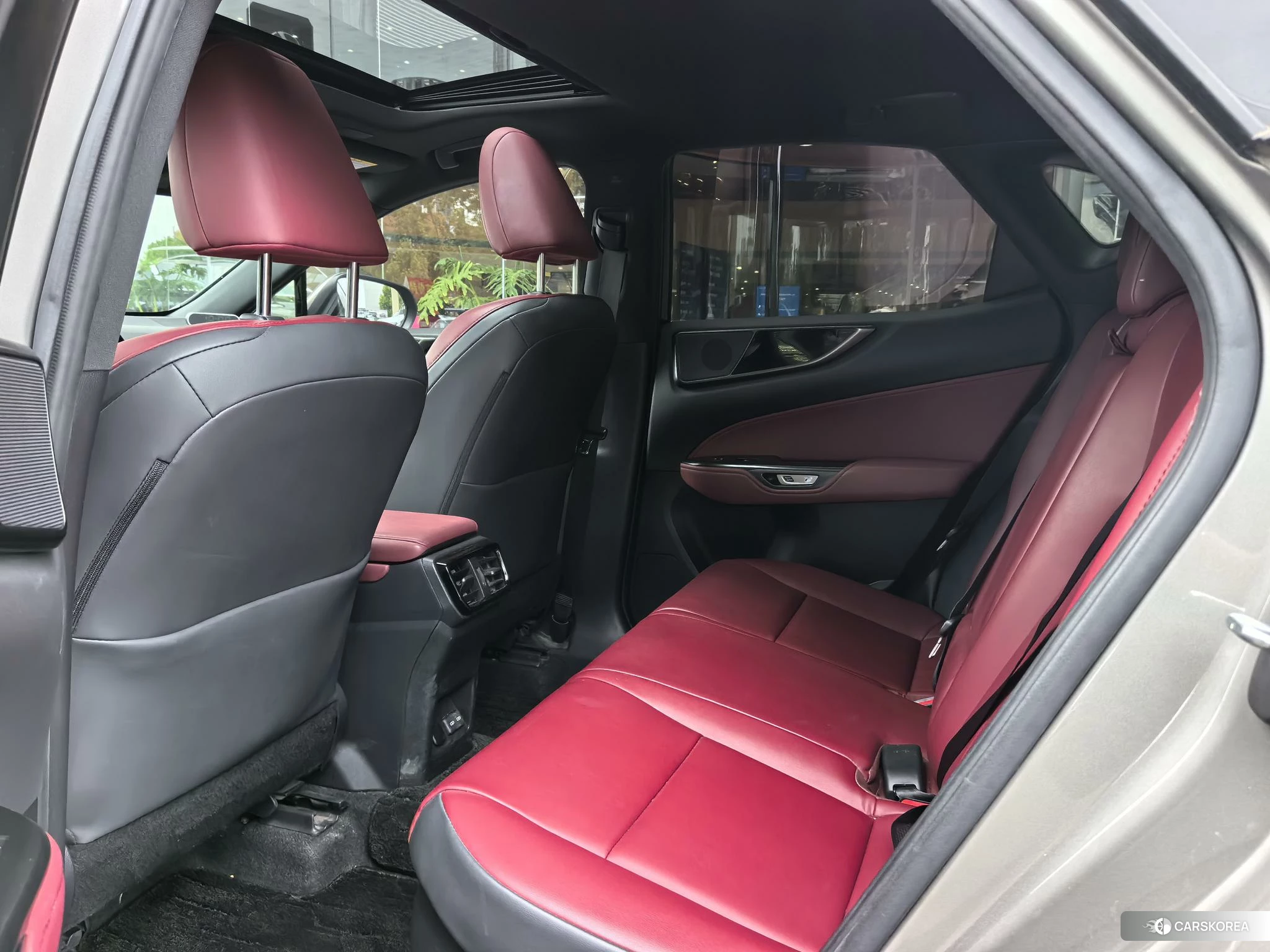 Lexus NX 2023 Серебристо-серый из Китая, фото 3