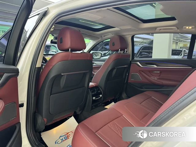 BMW 5 series 2022 Белый из Китая, фото 3