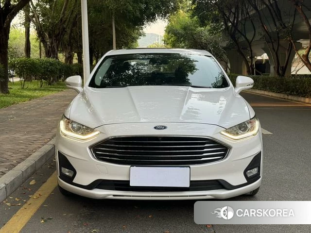 Ford Mondeo 2021 Белый из Китая, фото 3