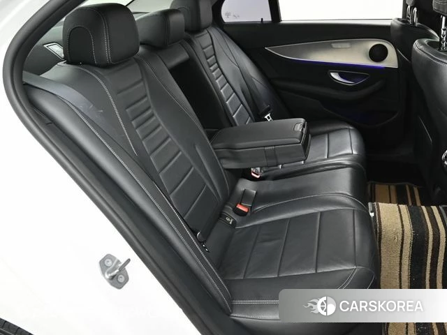 Mercedes-Benz E-Class W213 2018 Белый из Кореи, фото 3