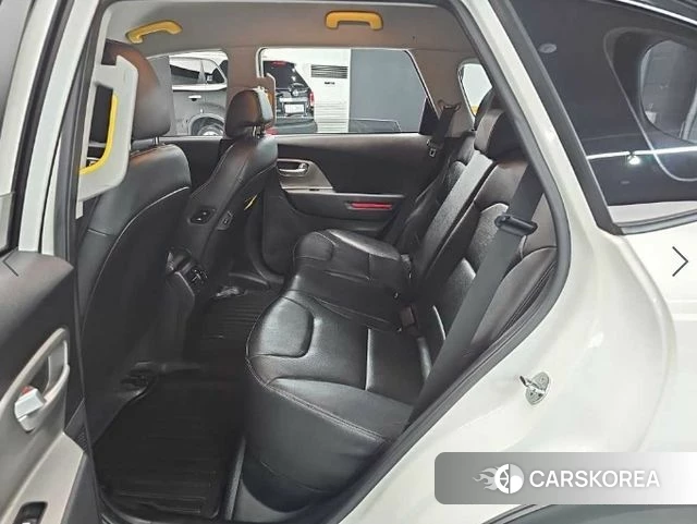 Kia Niro Plus 2023 Белый из Кореи, фото 3