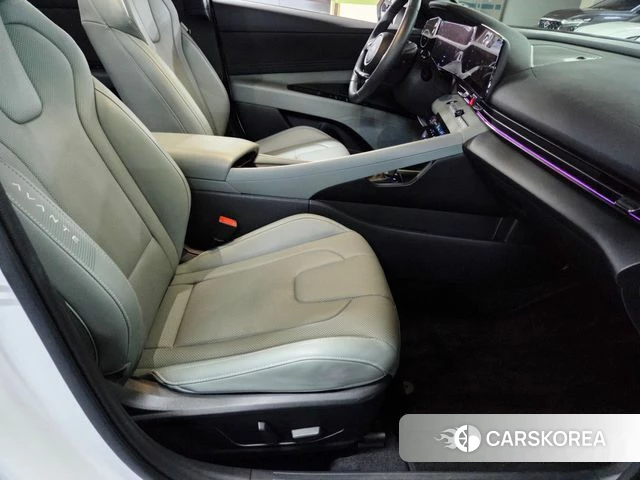 Hyundai The New Avante (CN7) 2023 Белый из Кореи, фото 3
