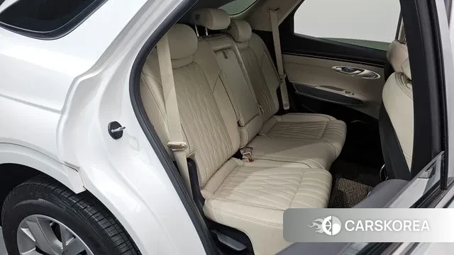 Genesis GV70 2023 Белый из Кореи, фото 3