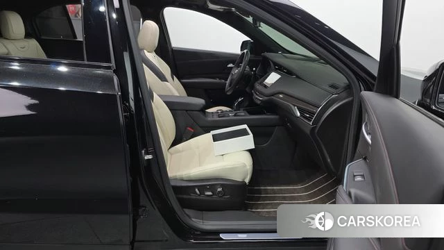 Cadillac XT4 2023 Черный из Кореи, фото 3