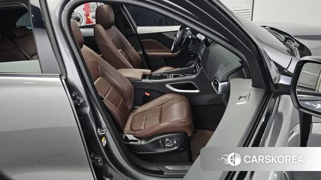 Jaguar F-PACE 2018 Серый из Кореи, фото 3