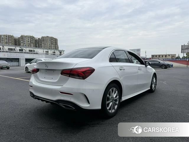 Mercedes-Benz Class A 2022 Белый из Китая, фото 3