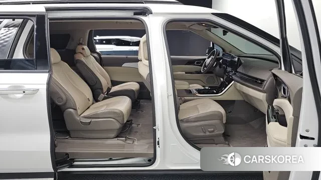 Kia Carnival 4th generation 2023 Белый из Кореи, фото 3