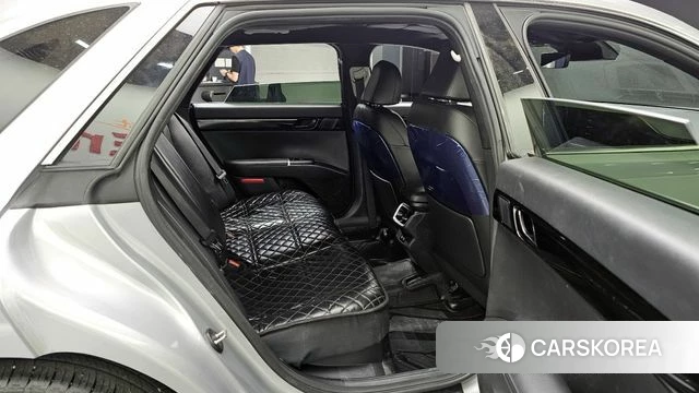 Hyundai Grandeur (GN7) 2023 Серебристо-серый из Кореи, фото 3