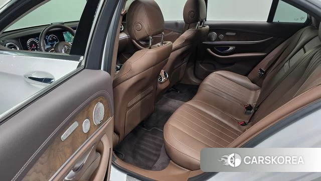 Mercedes-Benz E-Class W213 2018 Белый из Кореи, фото 3