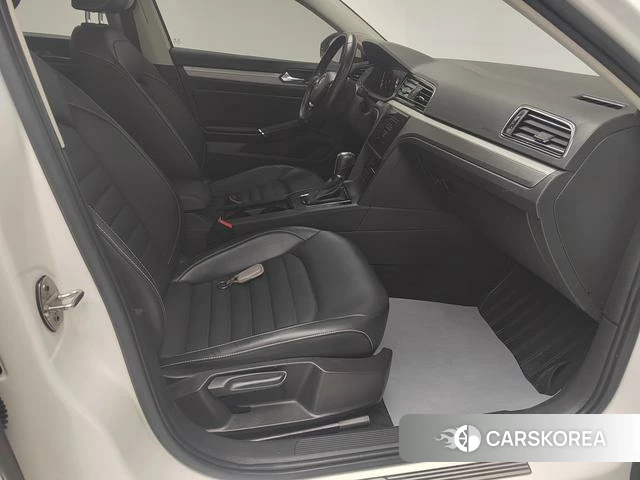 Volkswagen Lingdu 2021 Белый из Китая, фото 3