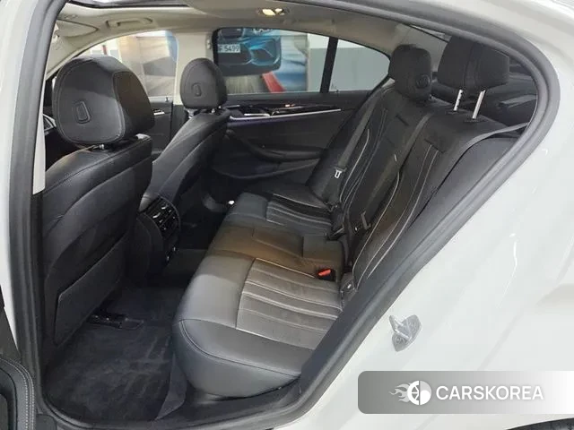 BMW 5 Series (G30) 2019 Белый из Кореи, фото 3