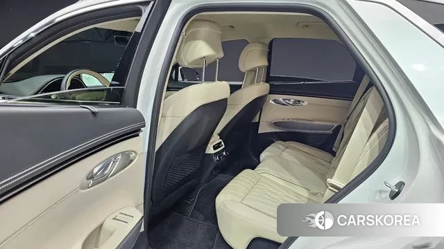 Genesis GV70 2024 Белый из Кореи, фото 3