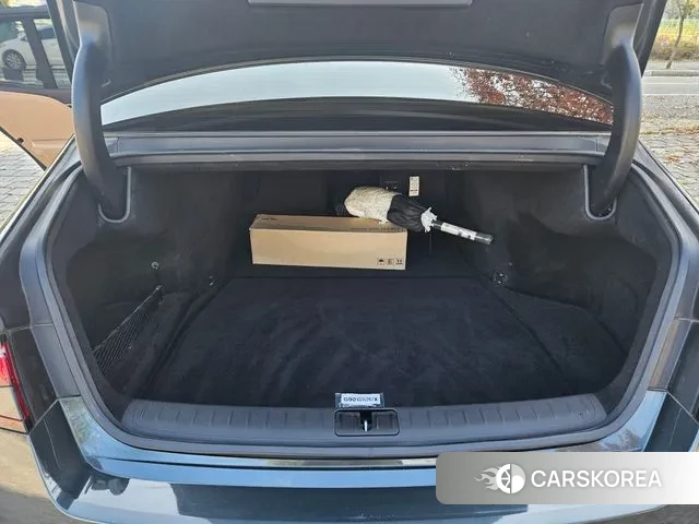 Genesis G90 (RS4) 2023 Темно-зеленый из Кореи, фото 3