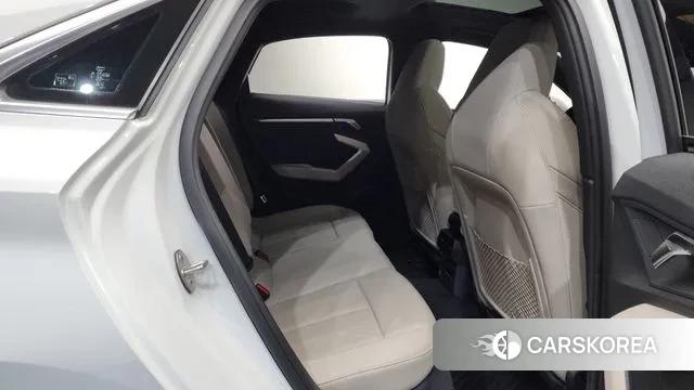 Audi A3 (8Y) 2023 Белый из Кореи, фото 3