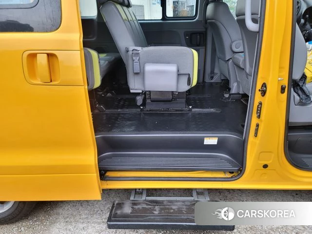 Hyundai The New Grand Starex 2021 Желтый из Кореи, фото 3