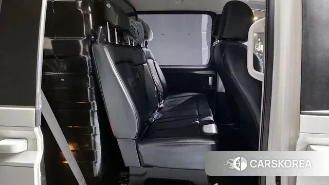 Hyundai Staria 2022 Белый из Кореи, фото 3