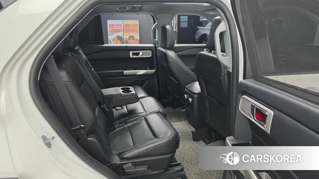 Ford Explorer 6th Generation 2022 Белый из Кореи, фото 3