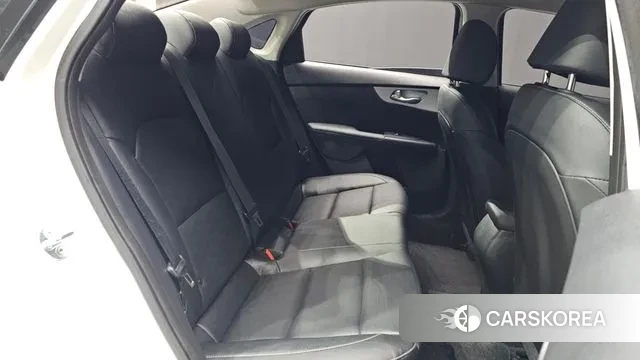 Kia The New K3 2nd generation 2021 Белый из Кореи, фото 3