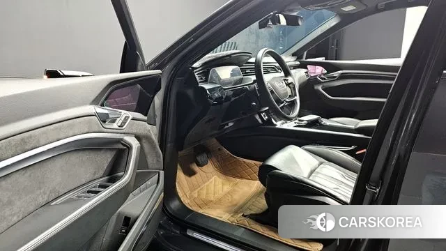 Audi e-Tron 2020 Серый из Кореи, фото 3