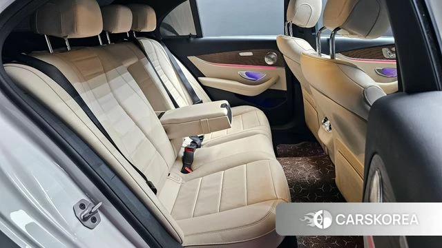 Mercedes-Benz E-Class W213 2023 Белый из Кореи, фото 3