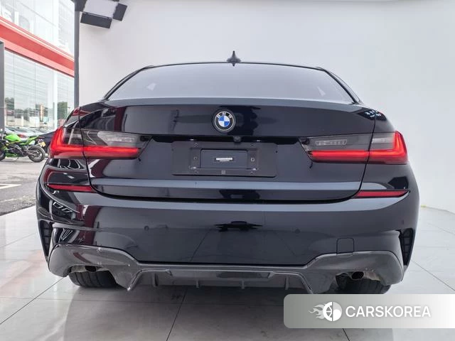 BMW 3 series 2022 Черный из Китая, фото 3