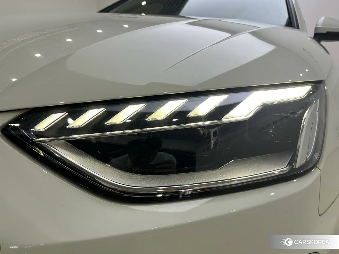 Audi A4L 2021 Белый из Китая, фото 3