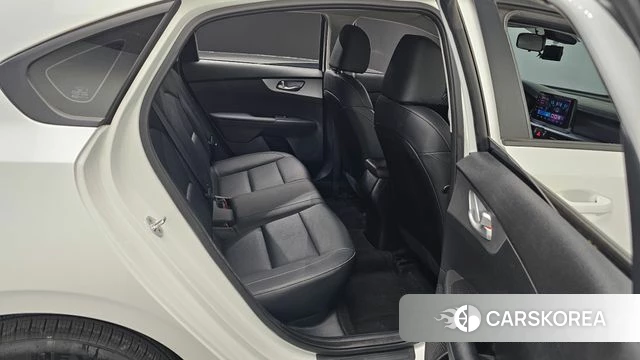 Kia The New K3 2nd generation 2022 Белый из Кореи, фото 3