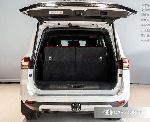 Toyota Land Cruiser (imported) 2024 Белый из Китая, фото 3