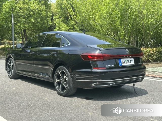Volkswagen Passat 2024 Черный из Китая, фото 3