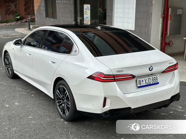BMW 5 series 2025 Белый из Китая, фото 3