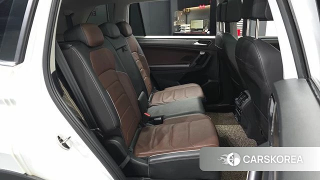 Volkswagen Tiguan Allspace 2022 Белый из Кореи, фото 3