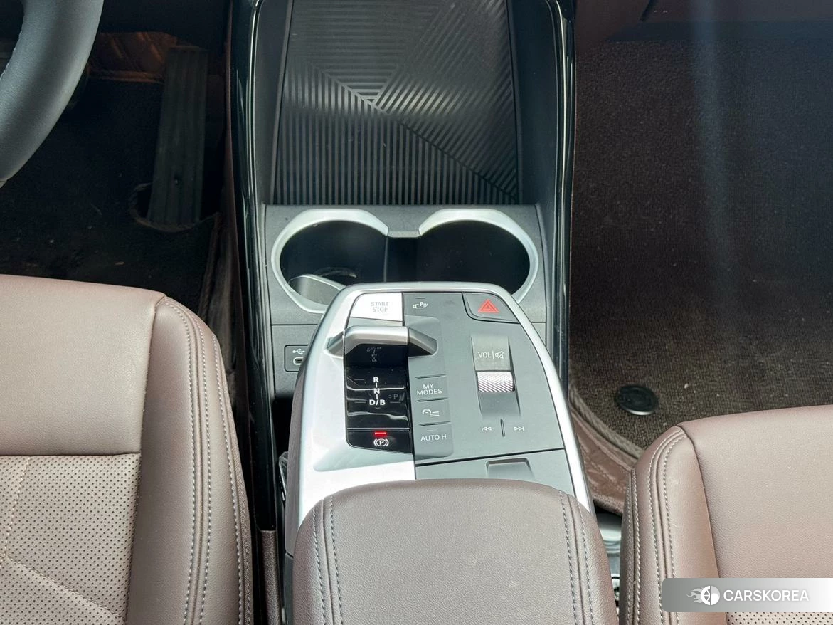 BMW iX1 2023 Белый из Китая, фото 3