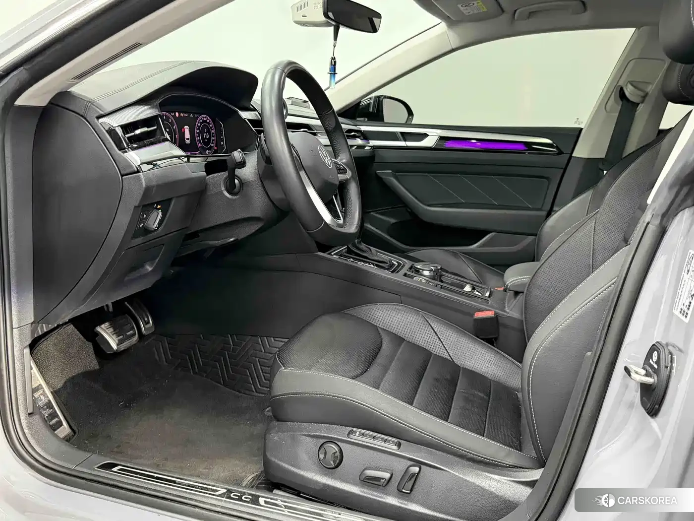 Volkswagen FAW-Volkswagen CC 2023 Silver/gray из Китая, фото 3