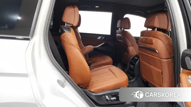 BMW X7 (G07) 2024 Белый из Кореи, фото 3