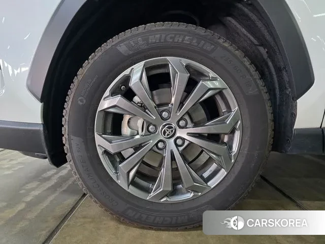 Toyota RAV4 5th Generation 2024 Белый из Кореи, фото 3