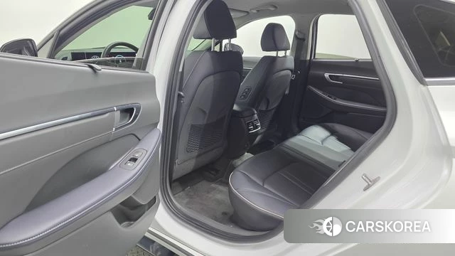 Hyundai Sonata D Edge Hybrid (DN8) 2023 Белый из Кореи, фото 3