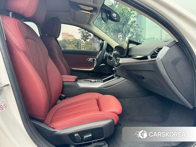 BMW 3 series 2024 Белый из Китая, фото 3