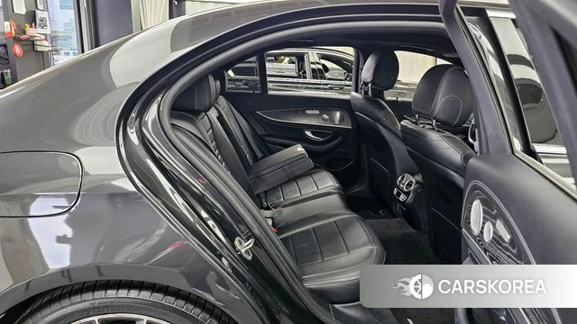 Mercedes-Benz E-Class W213 2021 Серый из Кореи, фото 3