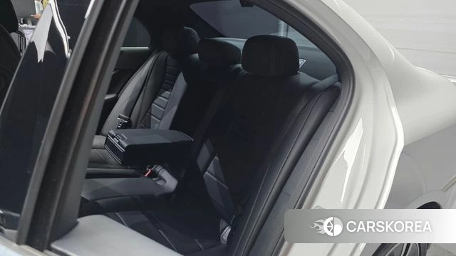 Mercedes-Benz E-Class W213 2022 Белый из Кореи, фото 3