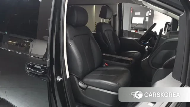 Hyundai Staria 2024 Черный из Кореи, фото 3