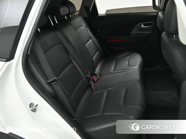 Kia Niro Plus 2022 Белый из Кореи, фото 3