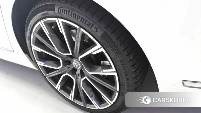 BMW 7 Series (G11) 2020 Жемчужный цвет из Кореи, фото 3